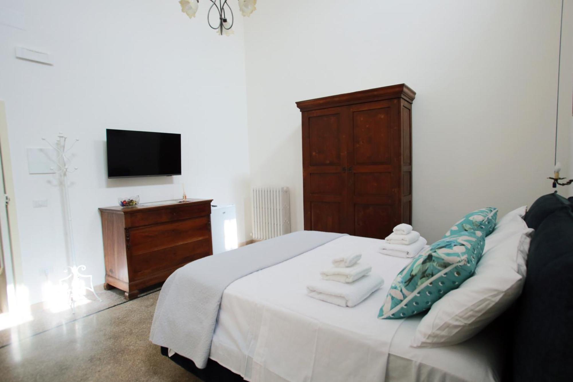 B&B Palazzo Sambiasi Lecce Exterior foto